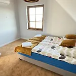 بيت للعطل Mazuria Dworek Z Brzegiem Jeziora Sniardwy *