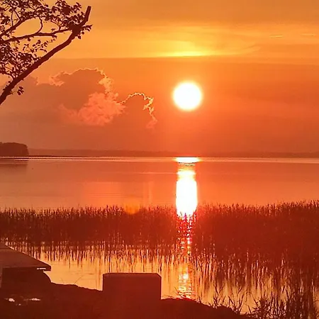 Mazuria Dworek Z Brzegiem Jeziora Sniardwy Zdory